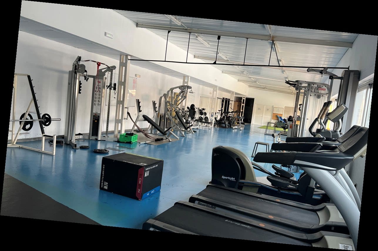 Тренажёрный зал академии
